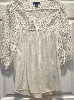 ✨ La Vie Rebecca Taylor White Eyelet Top ✨